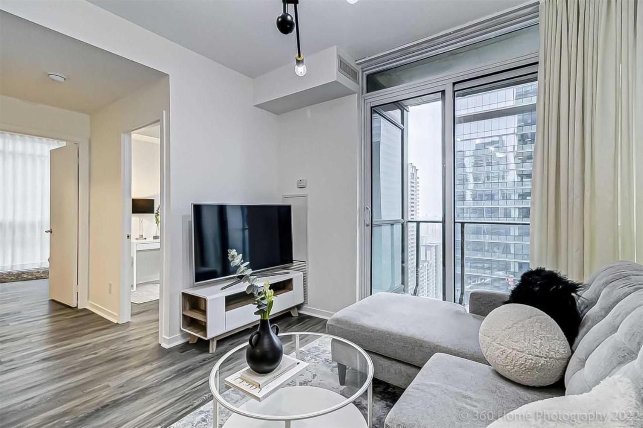 Prime Location - Stunning 2-Bdrm Condo Toronto Eksteriør bilde